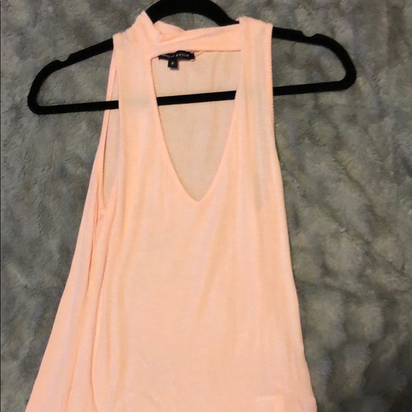 Kendall and Kylie pink Keyhole Top - Picture 3 of 3